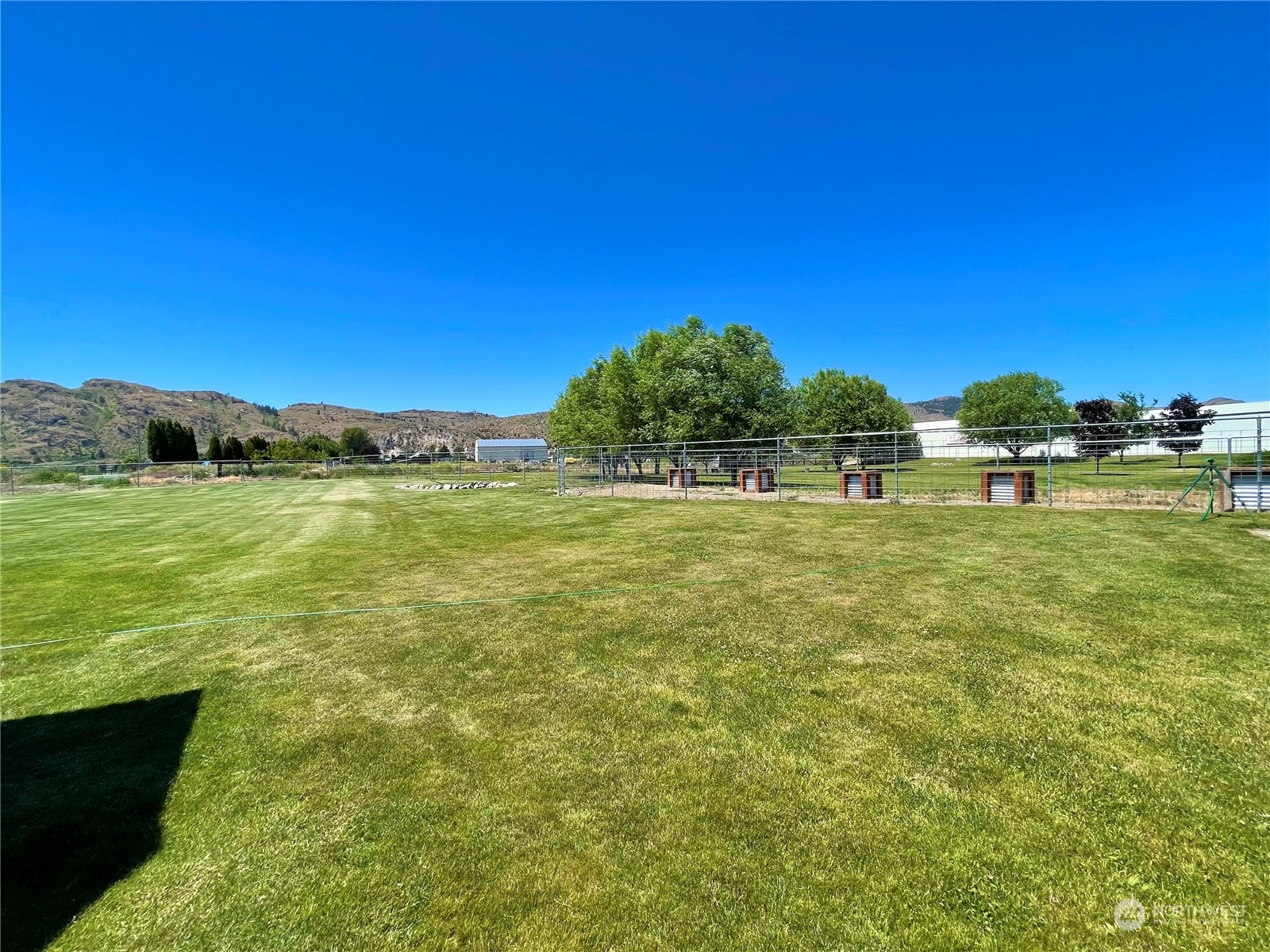 47 Kermel Road Omak, WA 98841 - Photo 27 of 40 a view of lawn chairs and an ocean view