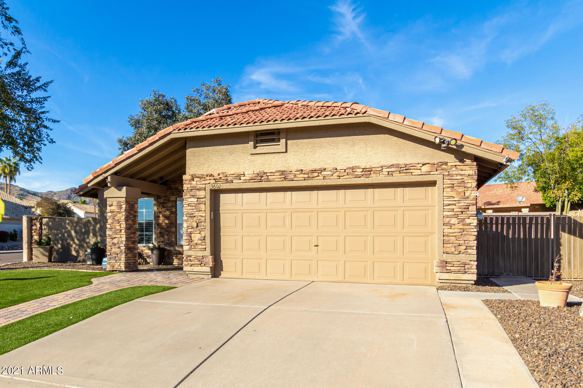 3602 East Verdin Road Phoenix, AZ 85044 - Photo 3 of 35 03 - Verdin