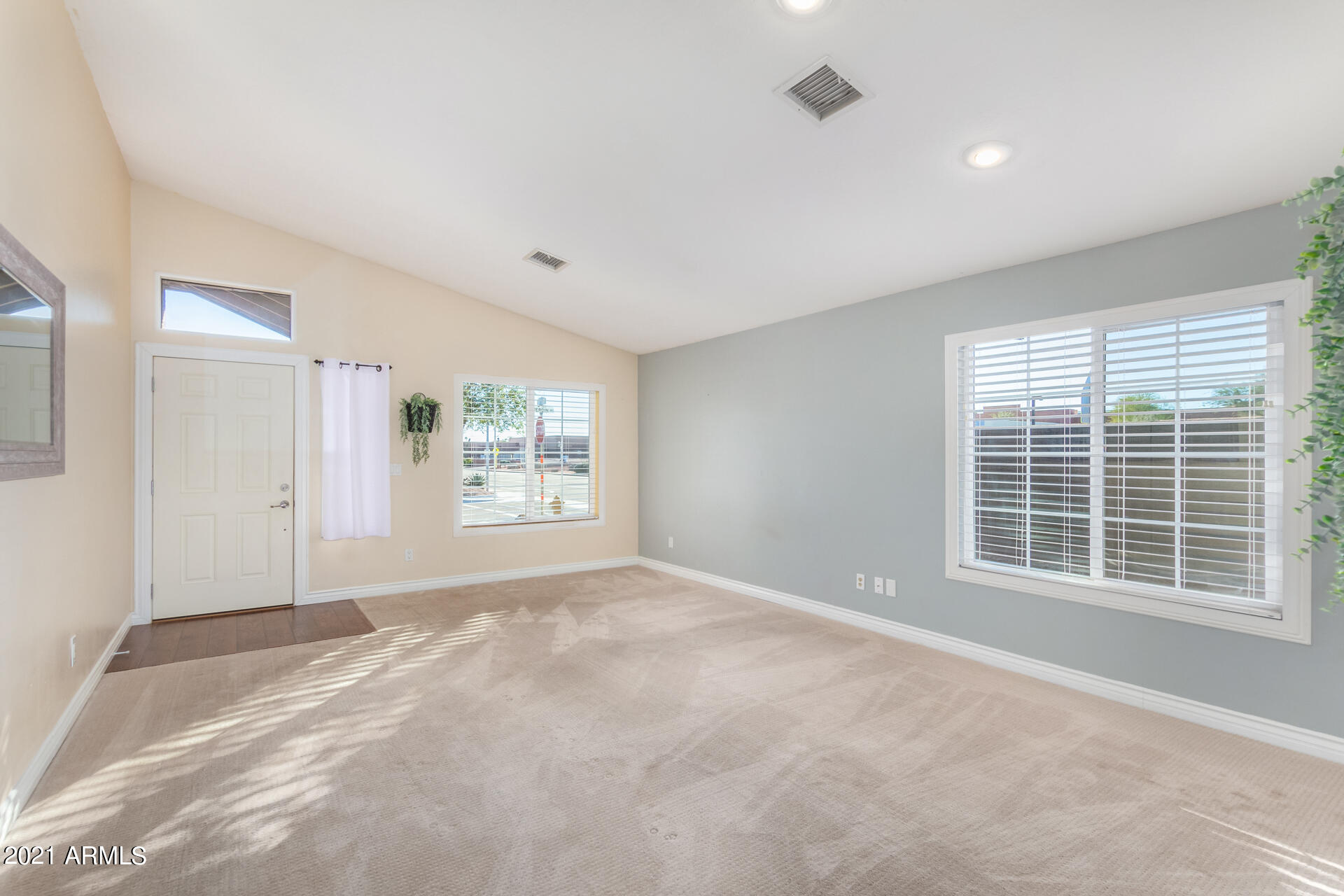 3602 East Verdin Road Phoenix, AZ 85044 - Photo 5 of 35 05 - Verdin