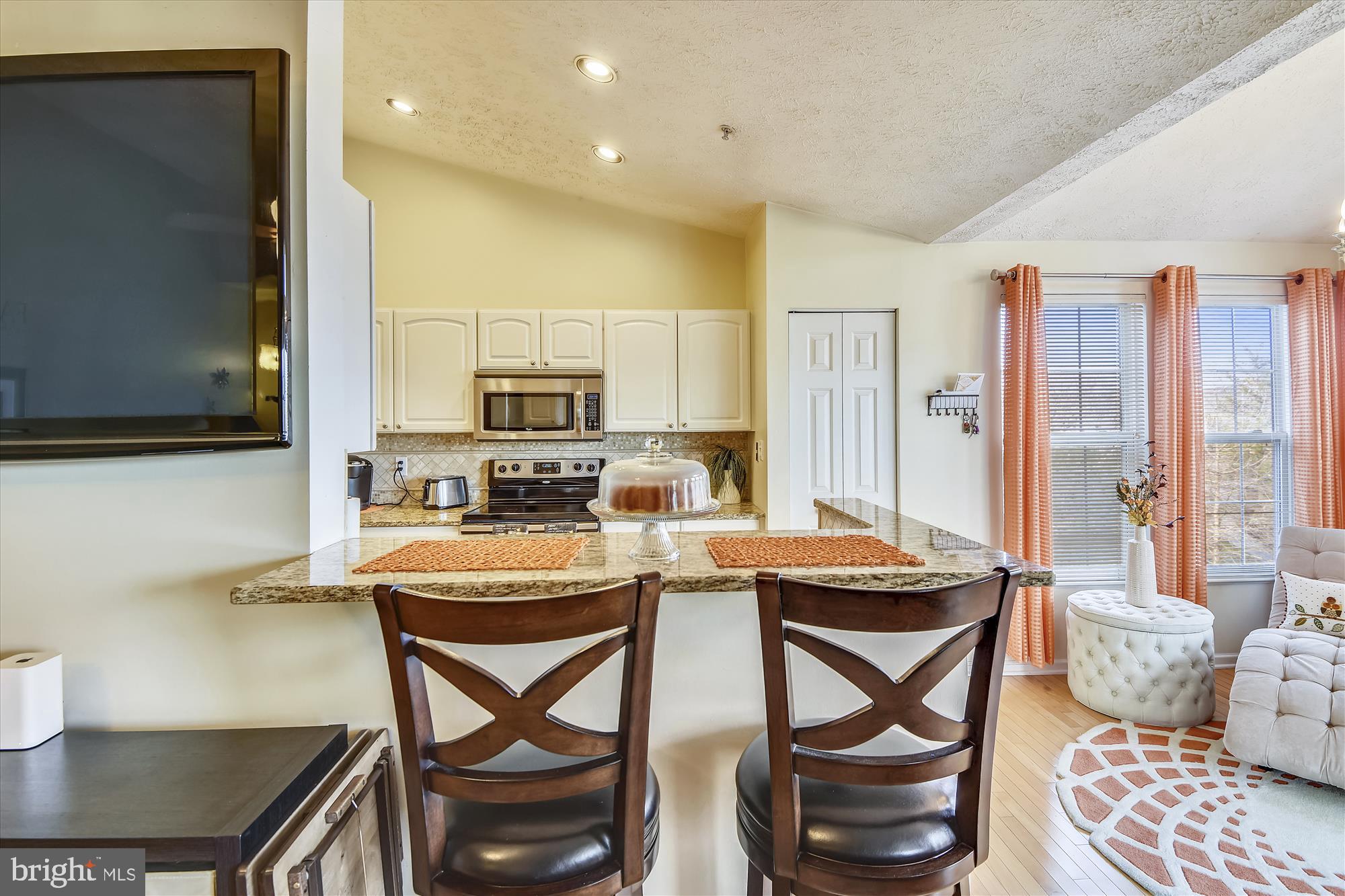 685 Winding Stream Way, Unit 302 Odenton, MD 21113 - Photo 9 of 38 Breakfast bar