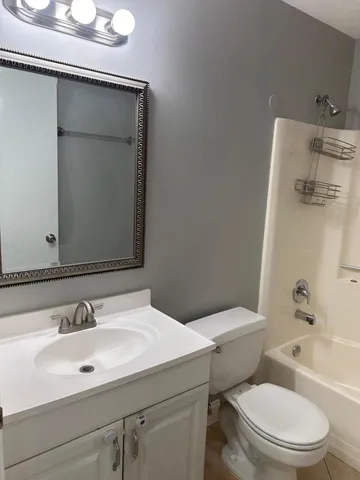 $2,600 | 10084 Boynton Pl Circle, Boynton Beach, FL 33437