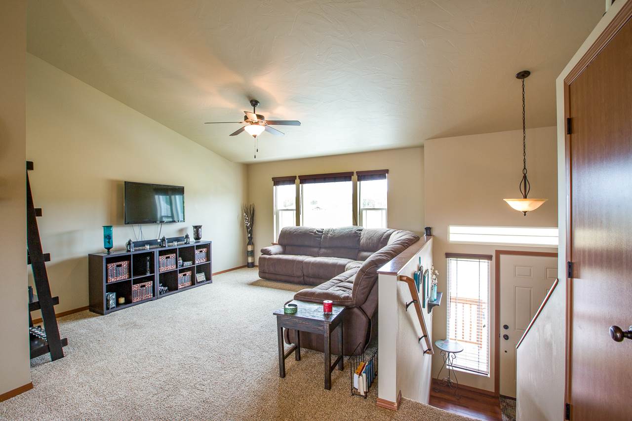 5210 North Mayhew Road Spokane Valley, WA 99216 - Photo 3 of 20 Gallery Image 3
