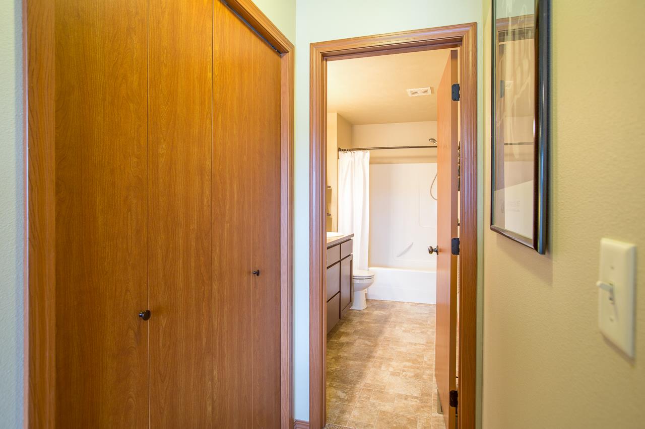 5210 North Mayhew Road Spokane Valley, WA 99216 - Photo 8 of 20 Gallery Image 8