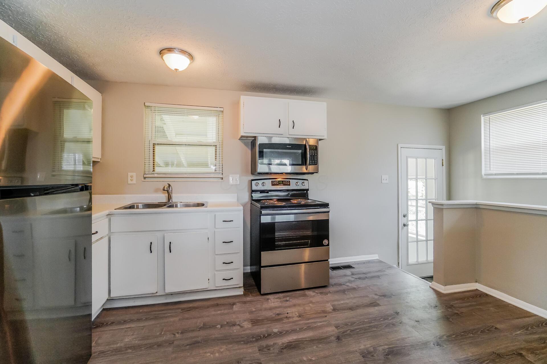1657 Ripplebrook Road Columbus, OH 43223 - Photo 9 of 15 9 kitchen