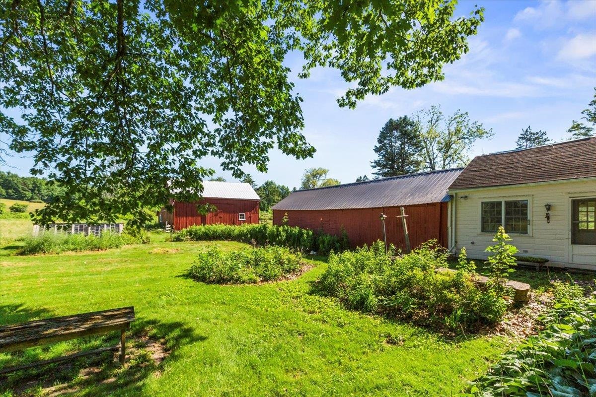 2 Cold Spring Road Shaftsbury, VT 05257 - Photo 17 of 52