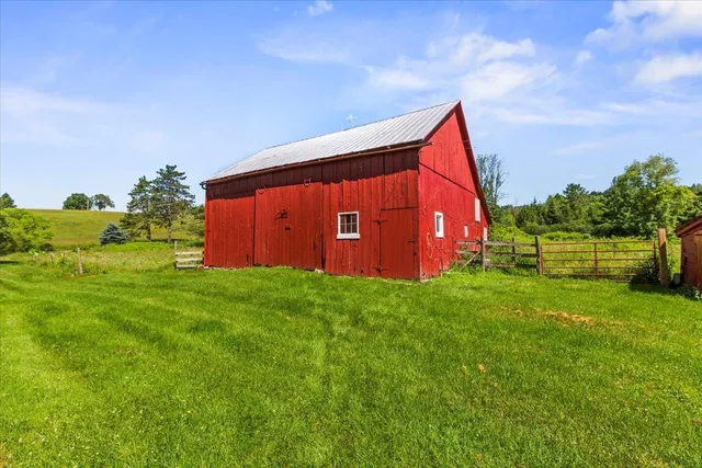 $725,000 | 2 Cold Spring Road, Shaftsbury, VT 05257