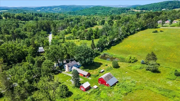 $725,000 | 2 Cold Spring Road, Shaftsbury, VT 05257