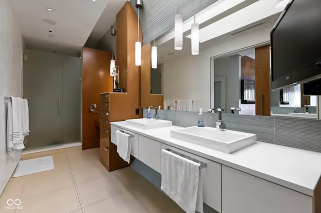 $1,395,000 | 429 North Pennsylvania Street, Unit 904, Indianapolis, IN 46204