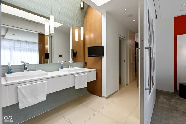 $1,395,000 | 429 North Pennsylvania Street, Unit 904, Indianapolis, IN 46204