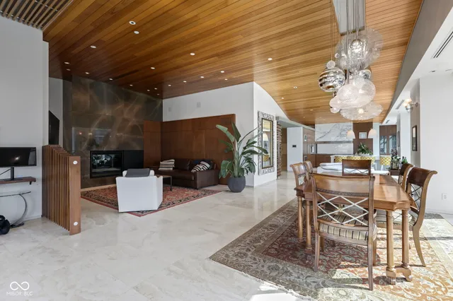 $1,395,000 | 429 North Pennsylvania Street, Unit 904, Indianapolis, IN 46204