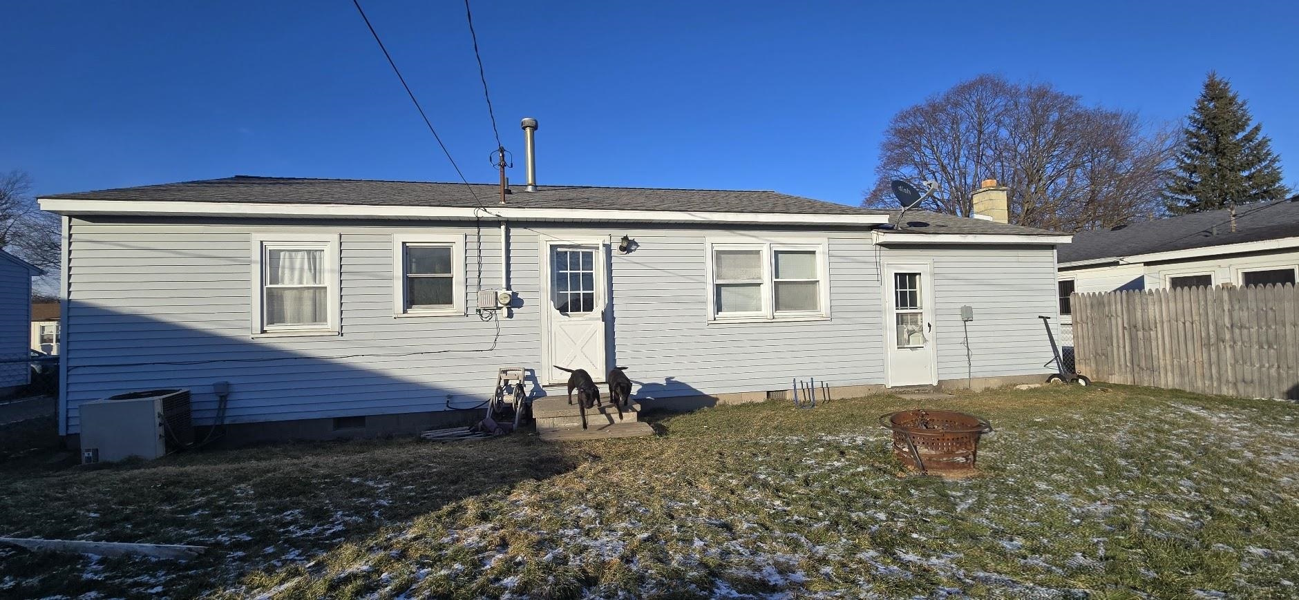 1910 34th Street Bay City, MI 48708 - Photo 4 of 26