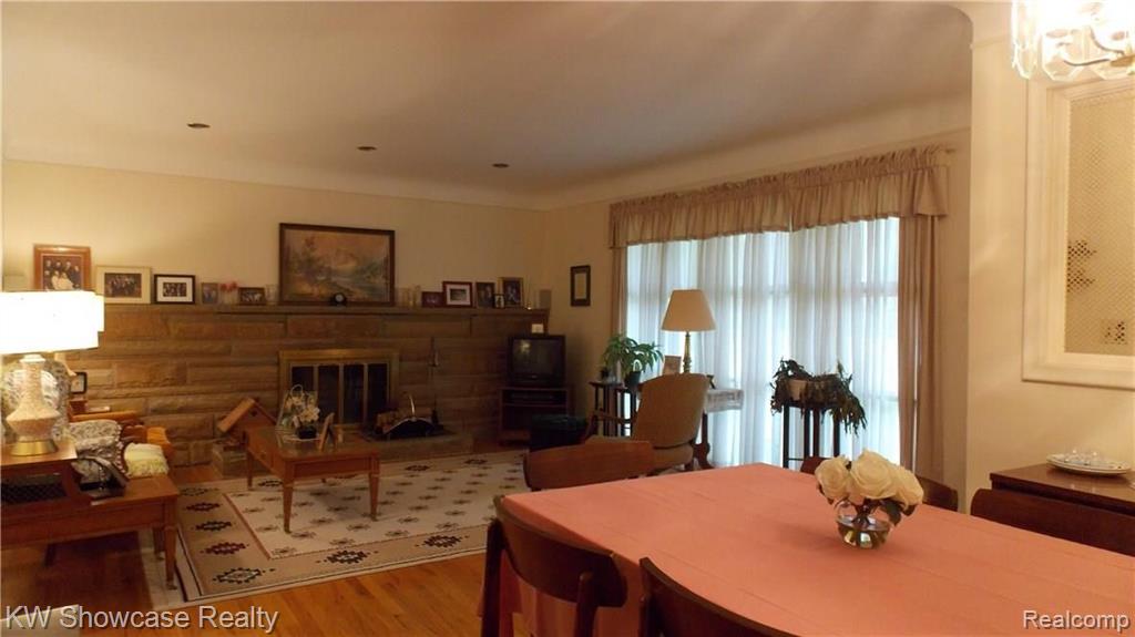 28109 Hawberry Road Farmington Hills, MI 48331 - Photo 10 of 26