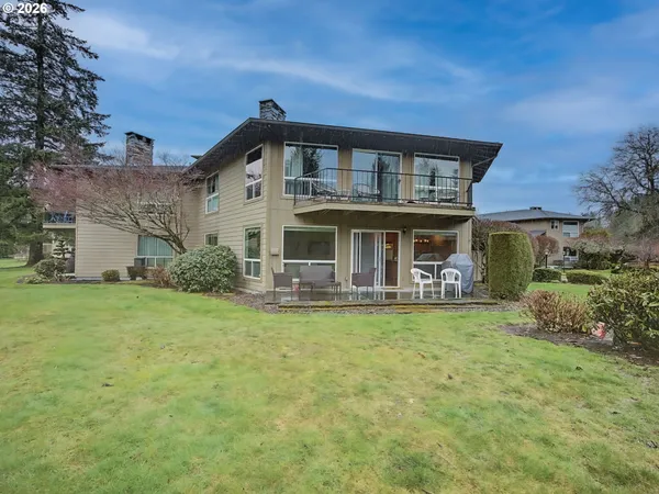 $379,900 | 68660 East Fairway Estates Road, Welches, OR 97067