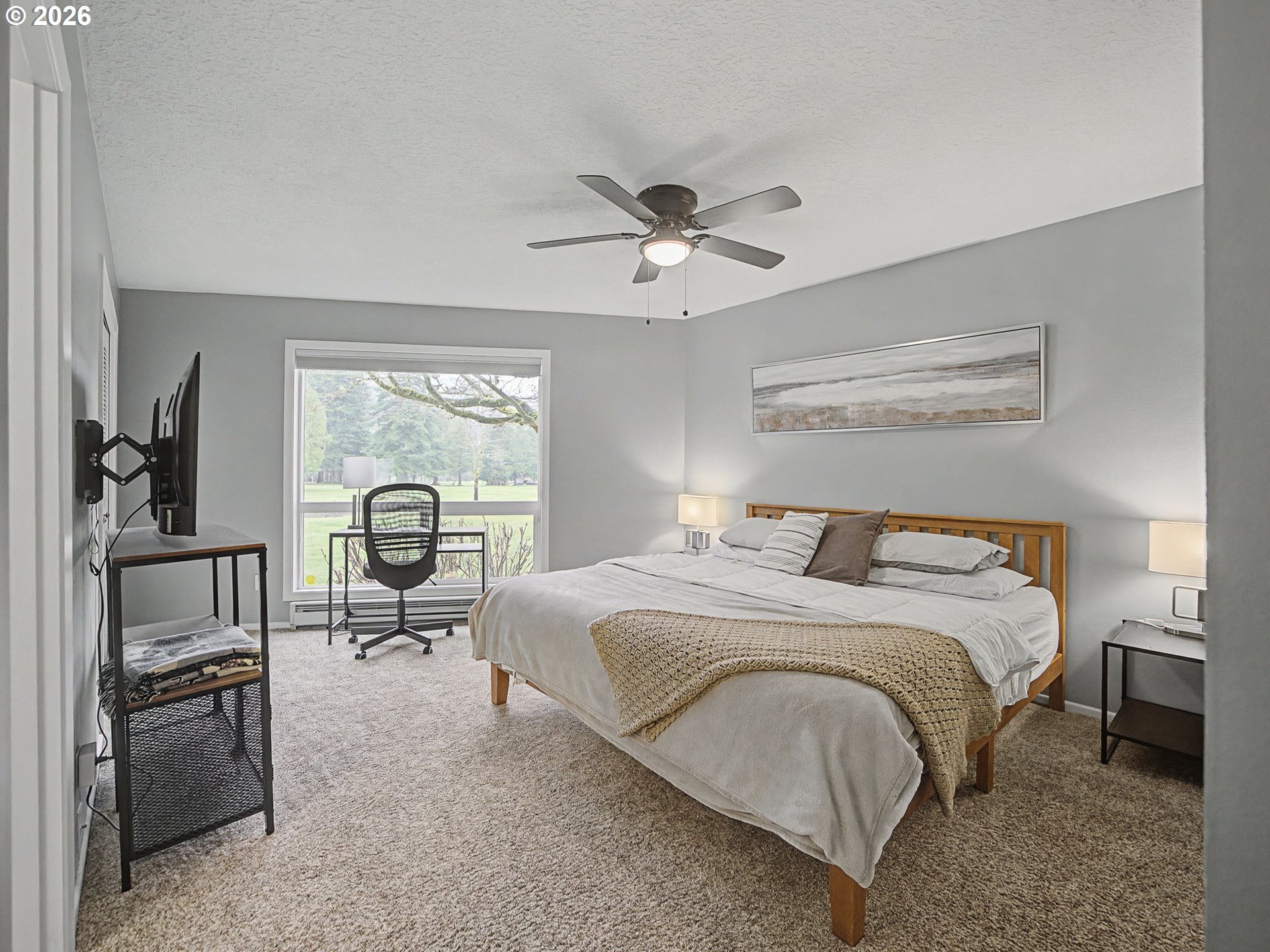 68660 East Fairway Estates Road Welches, OR 97067 - Photo 11 of 37 Owner's Suite Bedroom