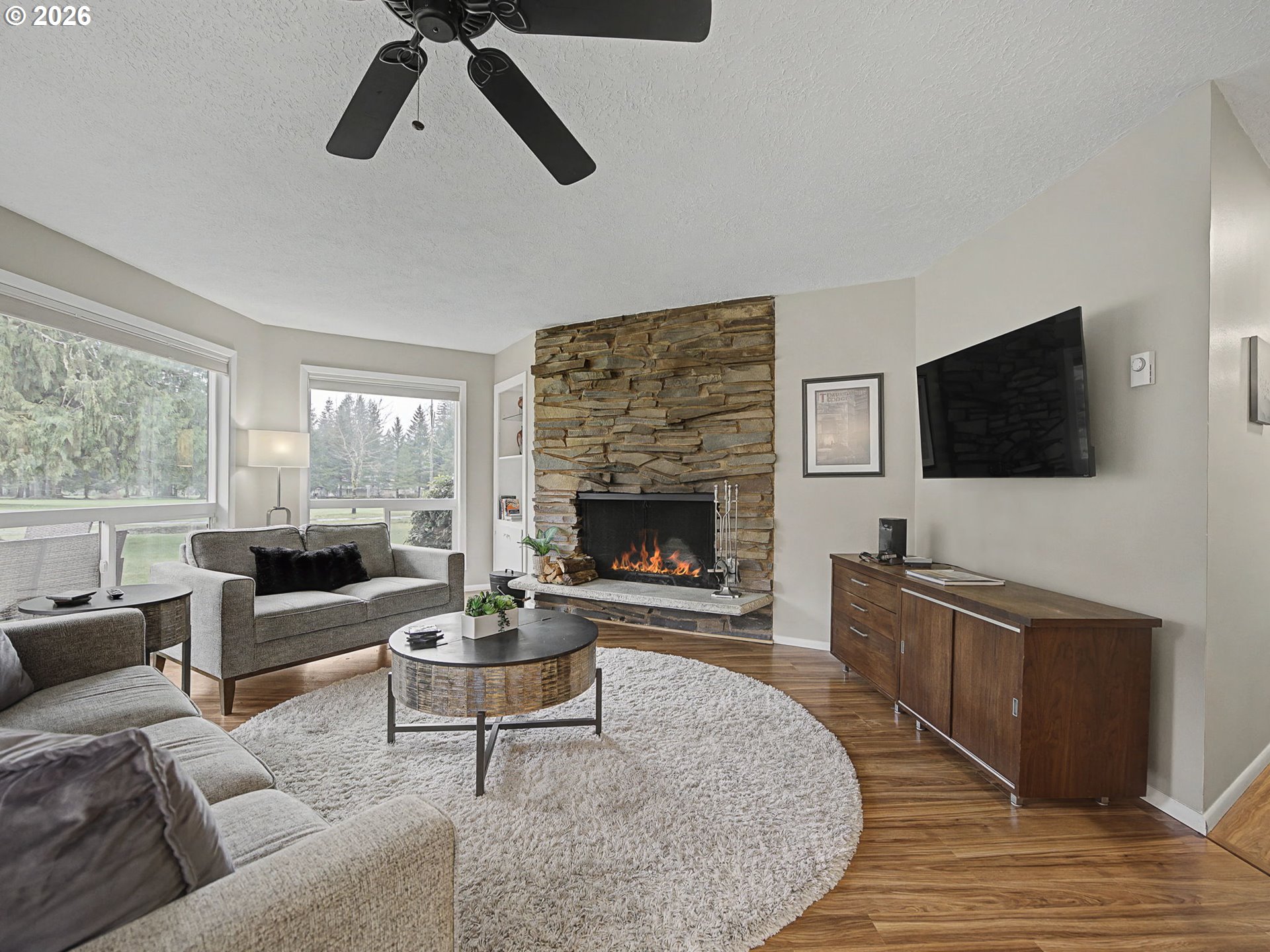 68660 East Fairway Estates Road Welches, OR 97067 - Photo 2 of 37 Living Room