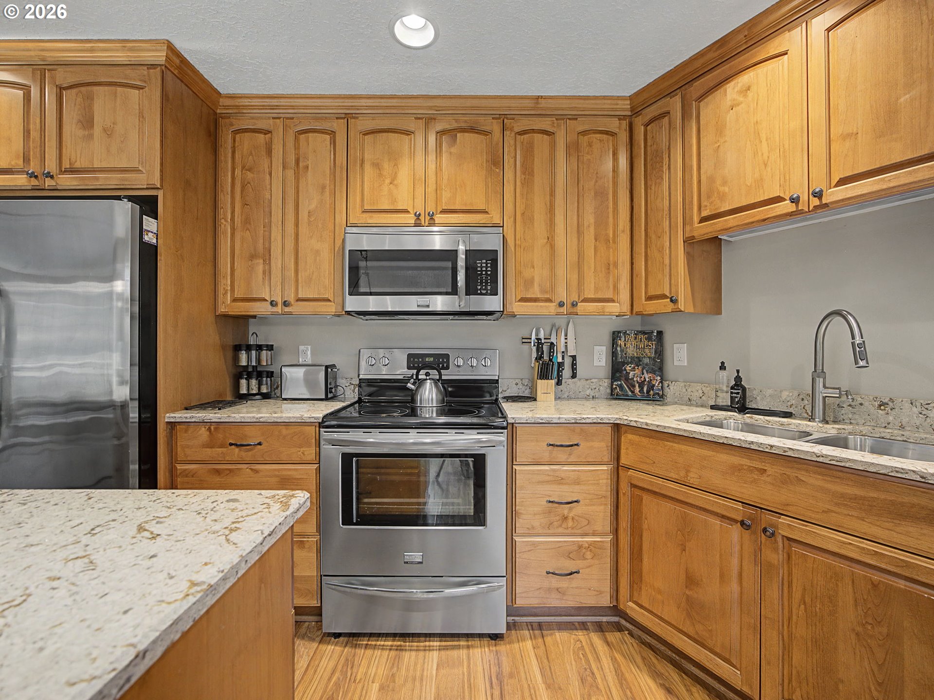 68660 East Fairway Estates Road Welches, OR 97067 - Photo 7 of 37 Kitchen