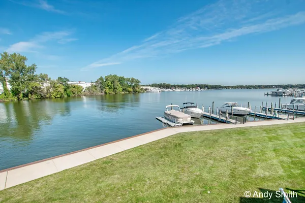 $629,900 | 965 West Savidge Street, Spring Lake, MI 49456