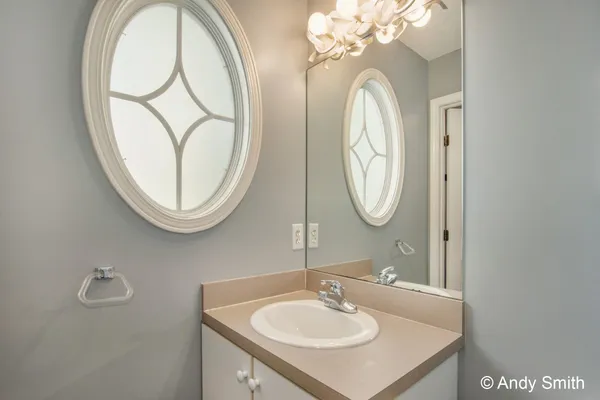 $629,900 | 965 West Savidge Street, Spring Lake, MI 49456