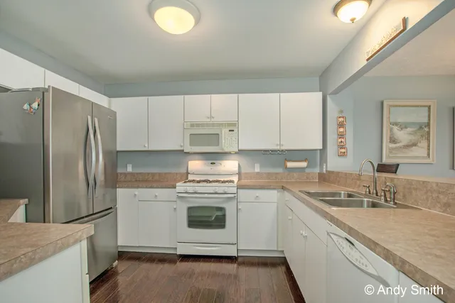 $629,900 | 965 West Savidge Street, Spring Lake, MI 49456