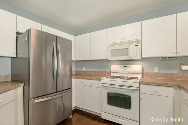 $629,900 | 965 West Savidge Street, Spring Lake, MI 49456