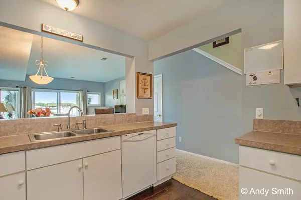 $629,900 | 965 West Savidge Street, Spring Lake, MI 49456