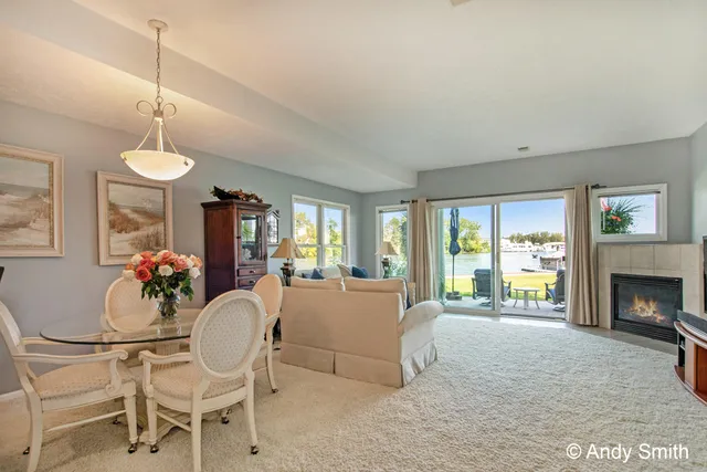 $629,900 | 965 West Savidge Street, Spring Lake, MI 49456