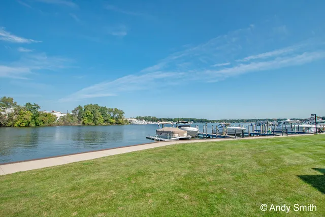 $629,900 | 965 West Savidge Street, Spring Lake, MI 49456