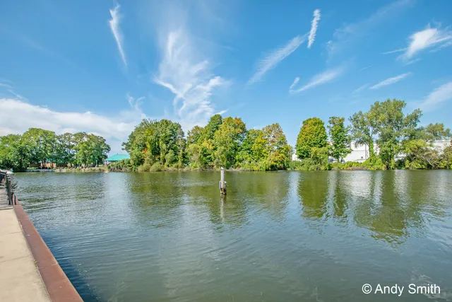 $629,900 | 965 West Savidge Street, Spring Lake, MI 49456