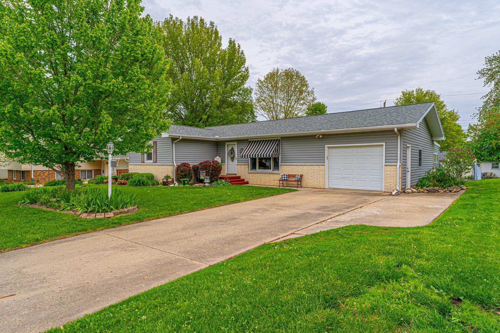 18 Rigg Drive Lincoln, IL 62656 - Photo 1 of 37 Gallery Image 1