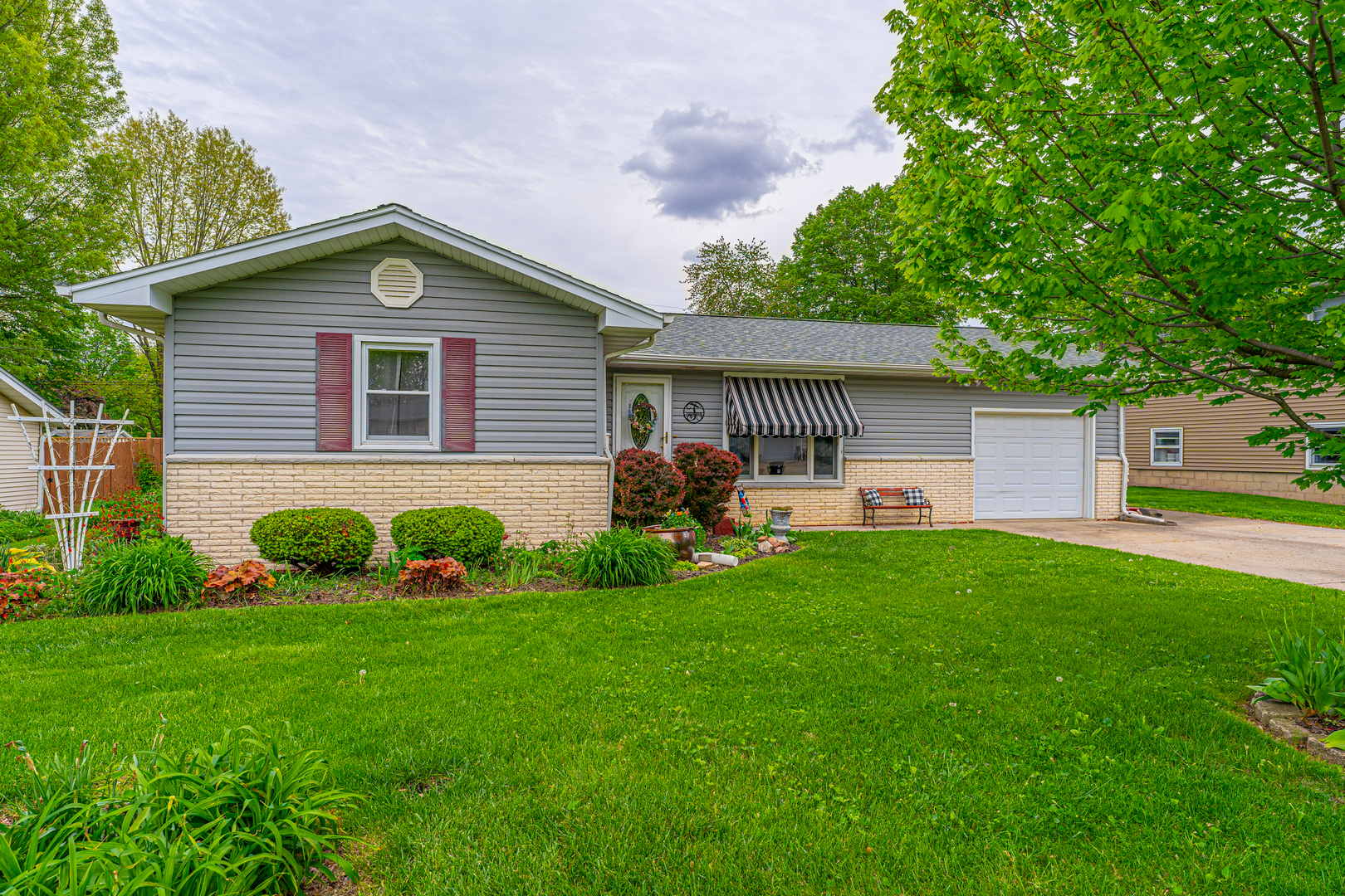 18 Rigg Drive Lincoln, IL 62656 - Photo 2 of 37 Gallery Image 2