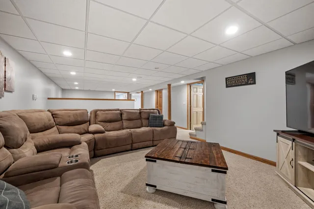 $395,000 | 3 Poplar Drive, Yorkville, IL 60560