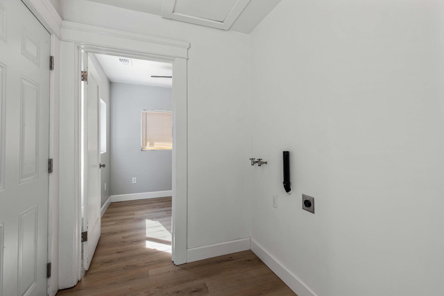 12484 South Union Road Manteca, CA 95336 - Photo 24 of 38 wooden floor in a gallery