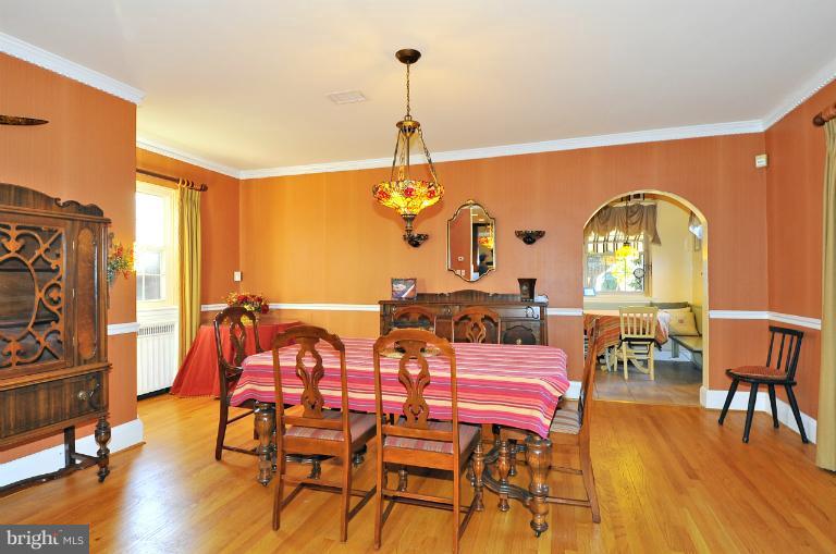 2415 Brambleton Road Baltimore, MD 21209 - Photo 22 of 27 Dining Room