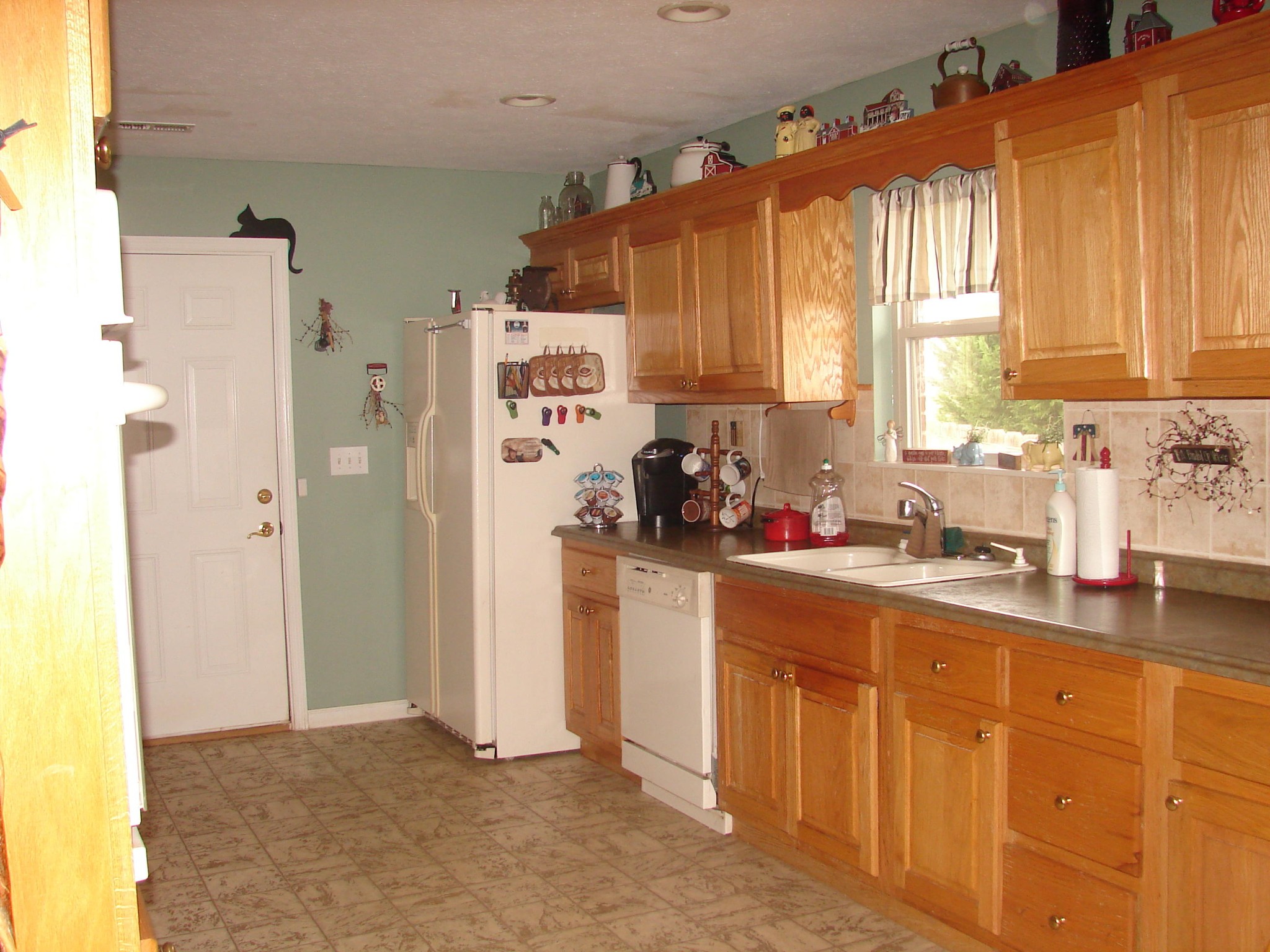 1586 Ellis Road Sevierville, TN 37876 - Photo 4 of 12 Gallery Image 4