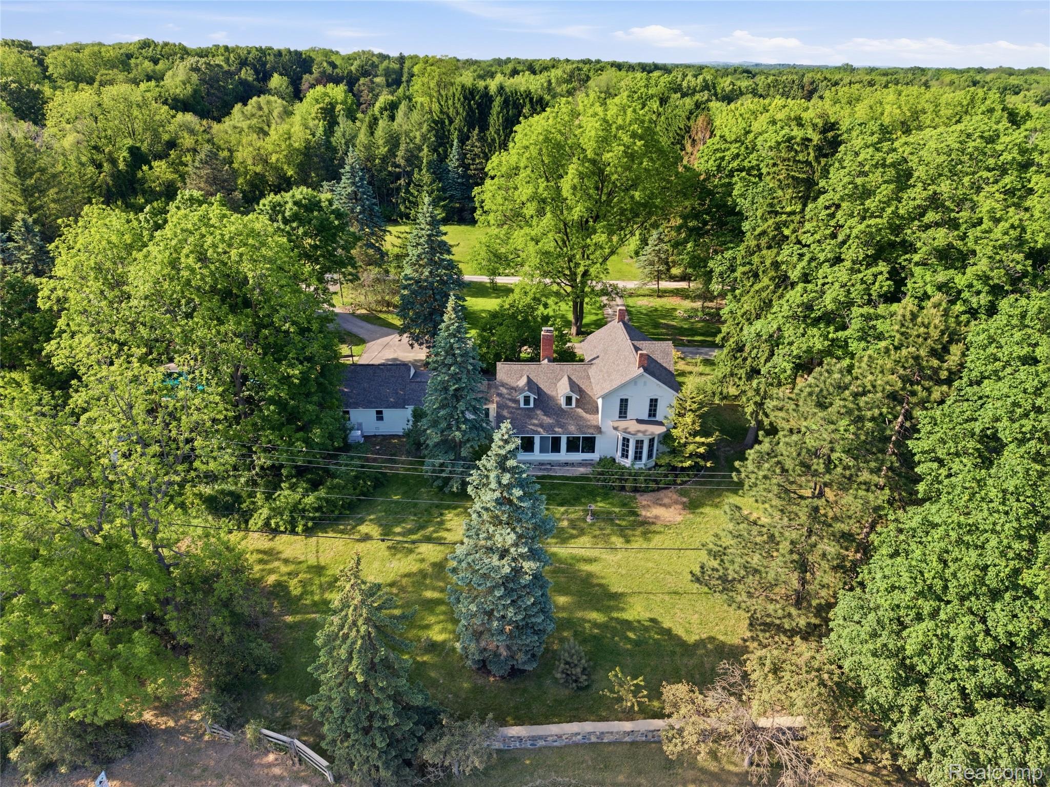 4480 Sheldon Road Rochester, MI 48306 - Photo 9 of 96 11-DJI_20260602180630_0995_D.jpg