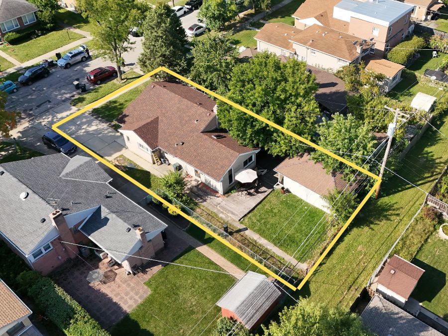 3814 Sherwin Avenue Lincolnwood, IL 60712 - Photo 2 of 21 an aerial view of a house