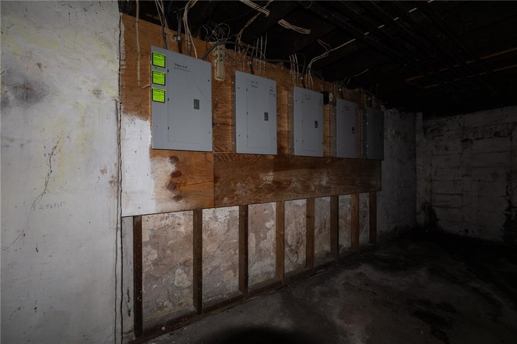 832 Broadway Avenue McKees Rocks, PA 15136 - Photo 36 of 48 a close view of staircase