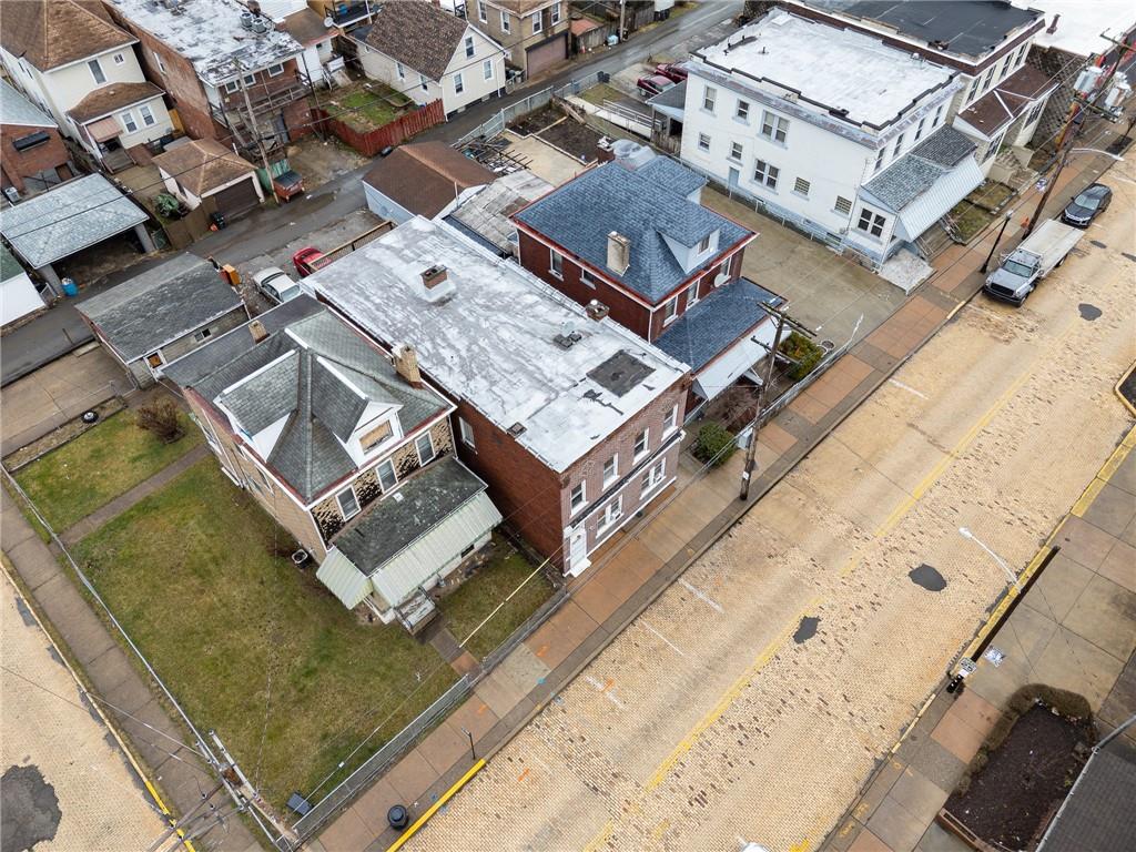 832 Broadway Avenue McKees Rocks, PA 15136 - Photo 47 of 48 an aerial view of a house with a yard