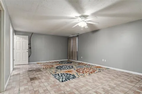 $314,900 | 22615 West 76th Terrace, Shawnee, KS 66227