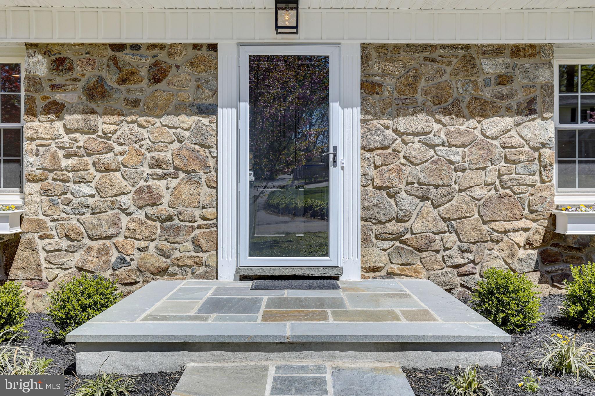 21 Summit Road Malvern, PA 19355 - Photo 3 of 38