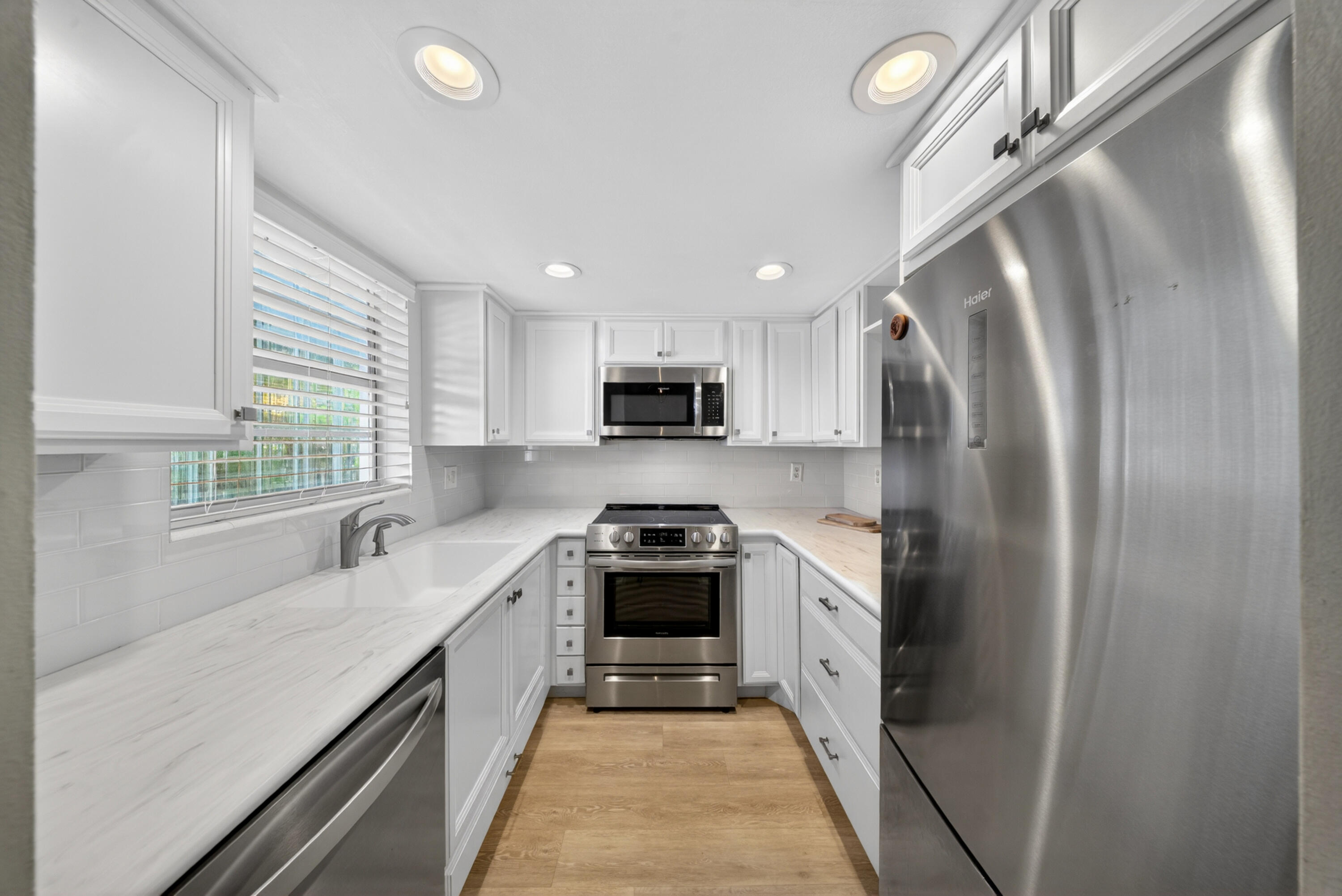 2929 Southeast Ocean Boulevard, Unit 1039 Stuart, FL 34996 - Photo 4 of 29 DSC08955