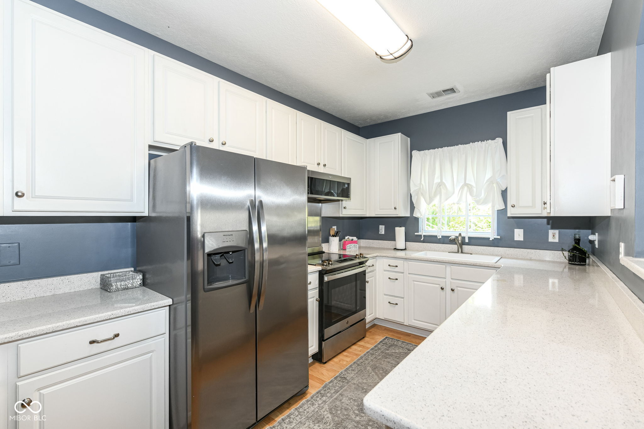 9704 Rialto Trail Carmel, IN 46280 - Photo 8 of 37