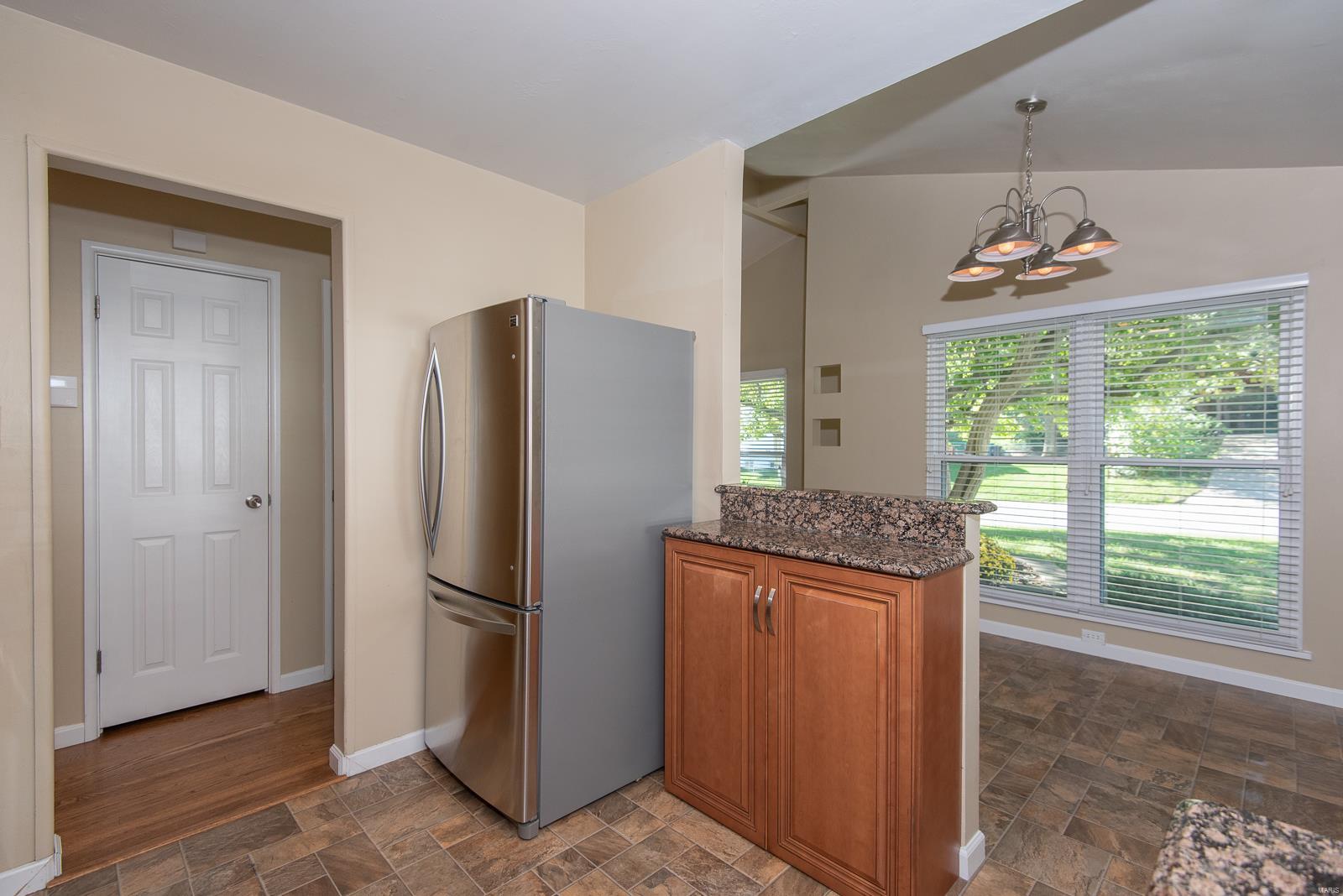 433 Ballwin Avenue Ballwin, MO 63021 - Photo 14 of 38