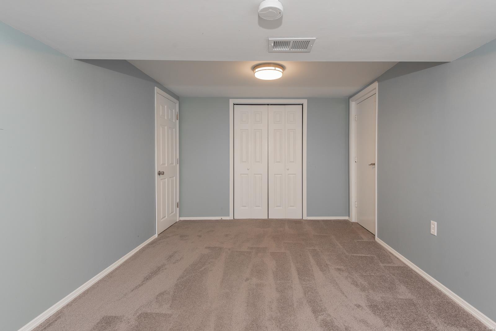 433 Ballwin Avenue Ballwin, MO 63021 - Photo 25 of 38