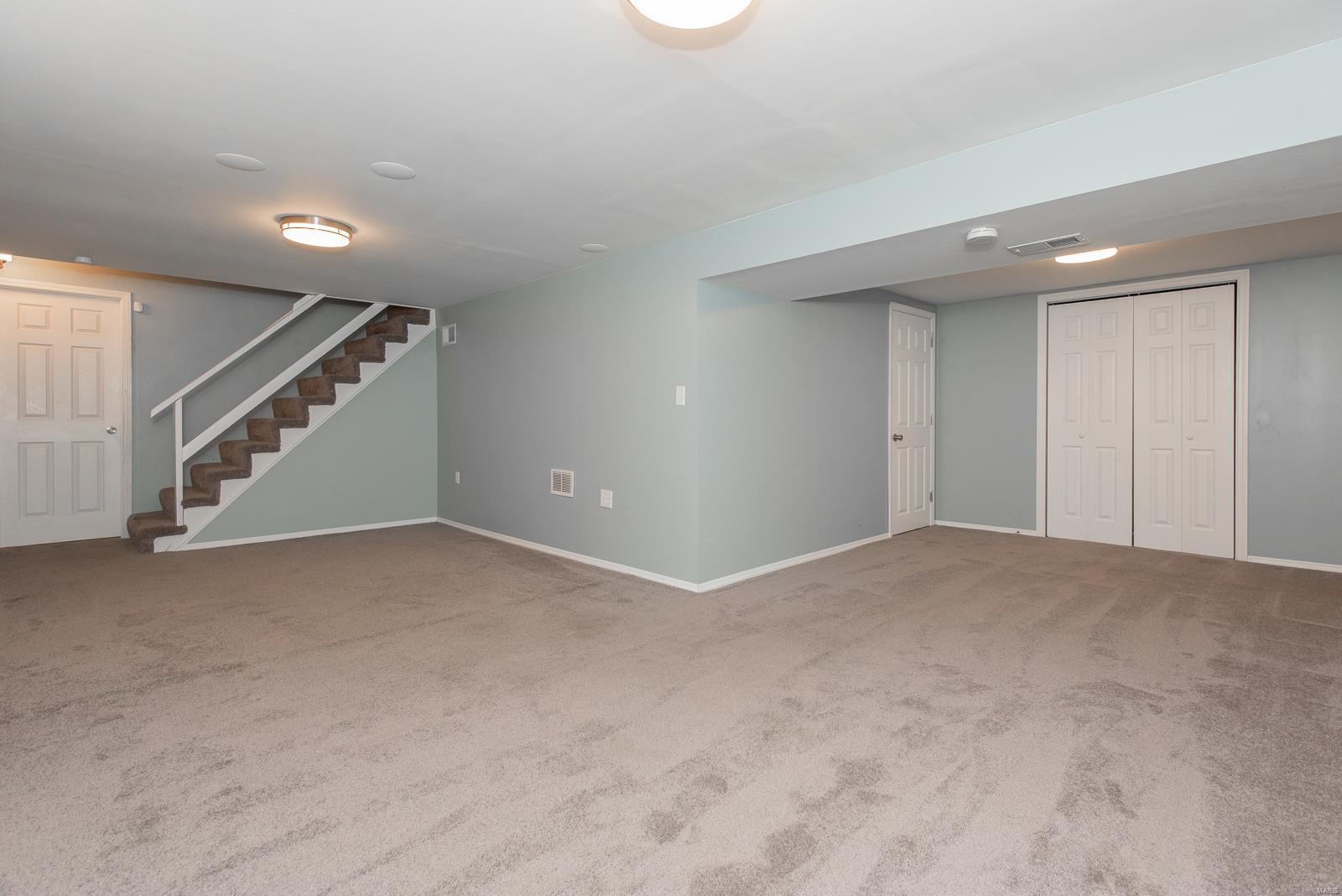 433 Ballwin Avenue Ballwin, MO 63021 - Photo 26 of 38