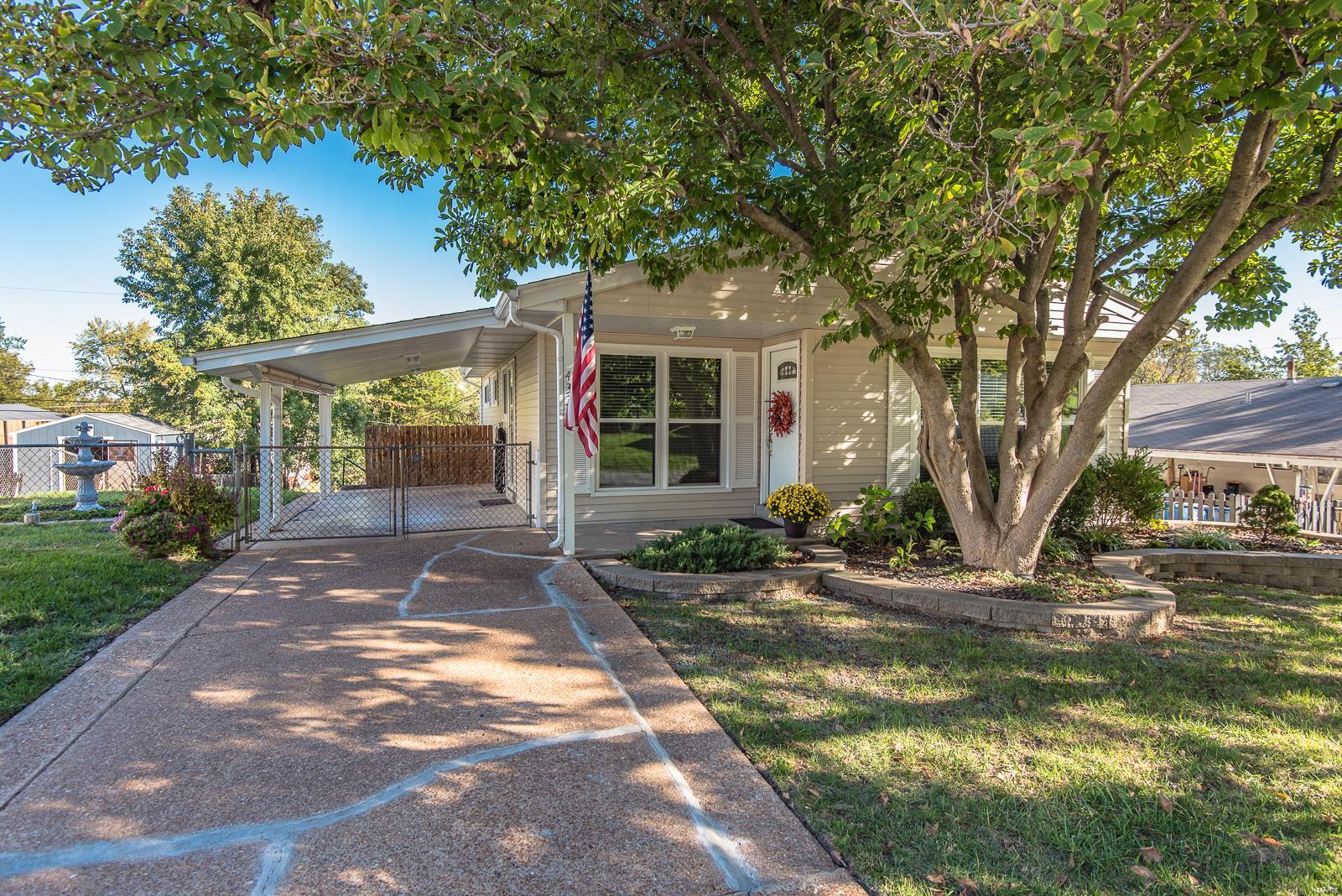 433 Ballwin Avenue Ballwin, MO 63021 - Photo 3 of 38