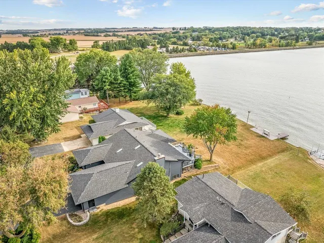 $599,000 | 1554 Pier Drive, Lake Summerset, IL 61019