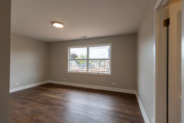 $2,950 | 5643 South Harlem Avenue, Unit 2S, Chicago, IL 60638