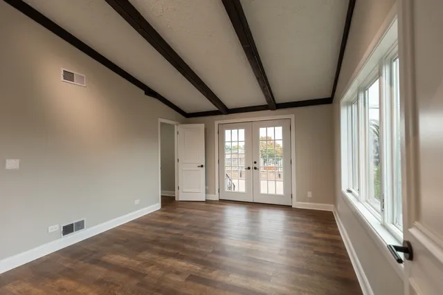 $2,950 | 5643 South Harlem Avenue, Unit 2S, Chicago, IL 60638