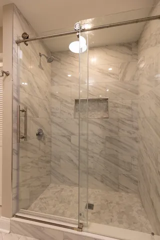 $2,950 | 5643 South Harlem Avenue, Unit 2S, Chicago, IL 60638